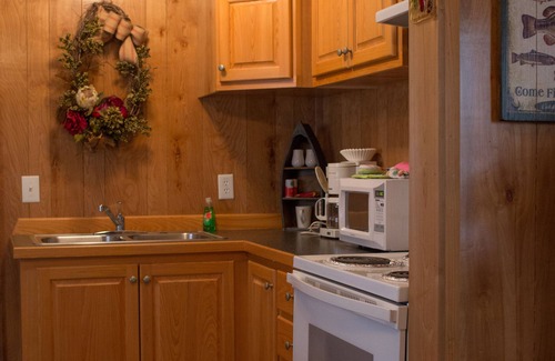 Holladay Cabaña | Cottage #21, Kentucky Lake, Camden TN, Great Fishing, Nashville, Memphis.
