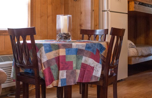 Holladay Cabaña | Cottage #21, Kentucky Lake, Camden TN, Great Fishing, Nashville, Memphis.