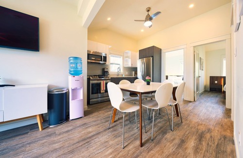 Wainfleet Cabaña | Cottage 22: Charming Bungalow Steps from the Lake