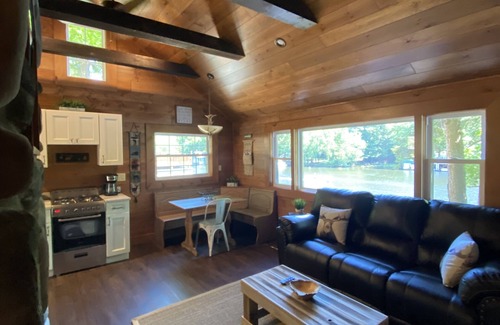 Old Forge Cabaña | Cottage “2nd Lake” 2-Bedroom, Waterfront Cottage at The Lakes Old Forge