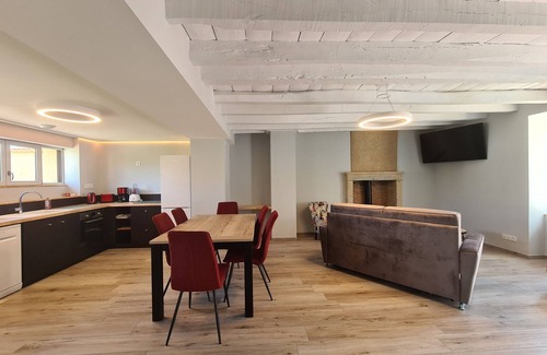 Le Magny Casa | Casa rural 3*-6 & 14 pers, renovada 2022, cerca Châtre
