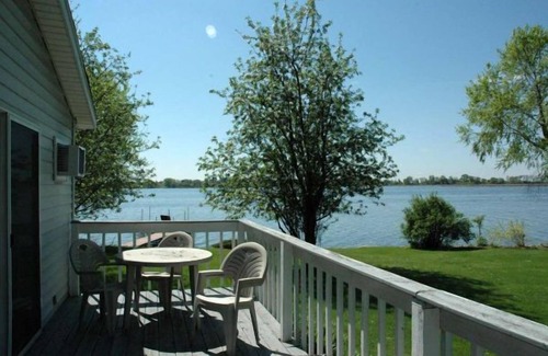 Fox Lake Casa | Cottage 3 on Beautiful Fox Lake!