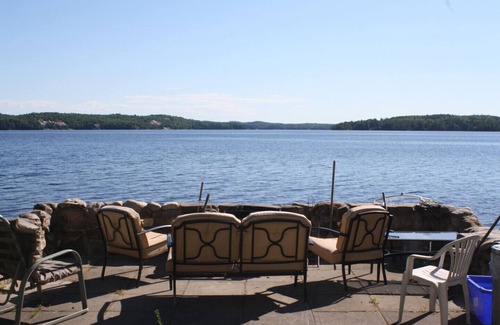 Addington Highlands Cabaña | Casa de campo # 3: Pristine Waterfront! Cabañas en Bon Echo's Edge