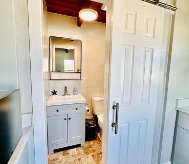 Tavares Casa | Cottage 33, Pineapple Place - Dora Canal Court - a downtown, waterfront community