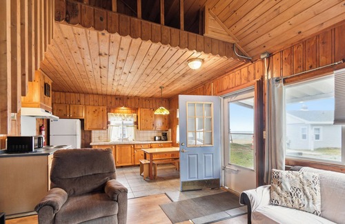 Greenbush Cabina | Cottage #4: 3BR/1BA Relaxing Lakeside Retreat!nn