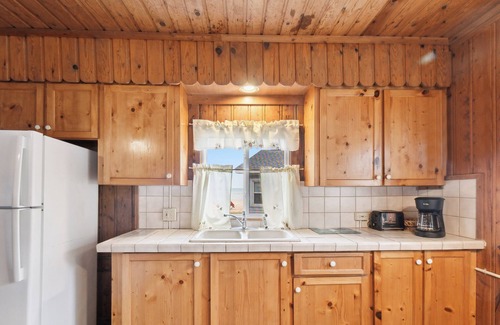 Greenbush Cabina | Cottage #4: 3BR/1BA Relaxing Lakeside Retreat!nn