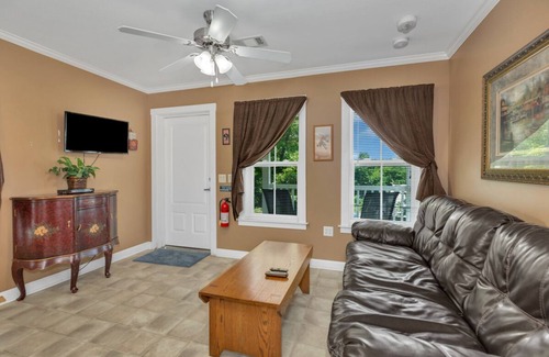 Langston Cabaña | Cottage #4 Fisherman's Landing / 2-Bed 1-Bath Cottage w/Covered Boat Shelter