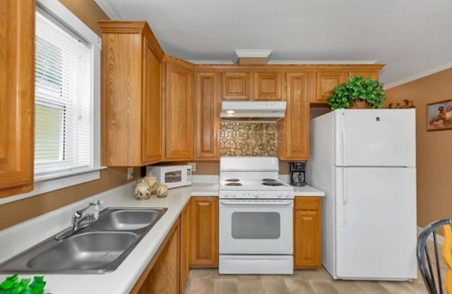 Langston Cabina | * Cottage #4 Fisherman's Landing *