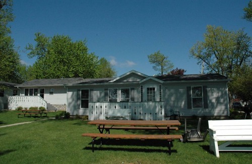 Fox Lake Casa | Cottage 4 on Beautiful Fox Lake!