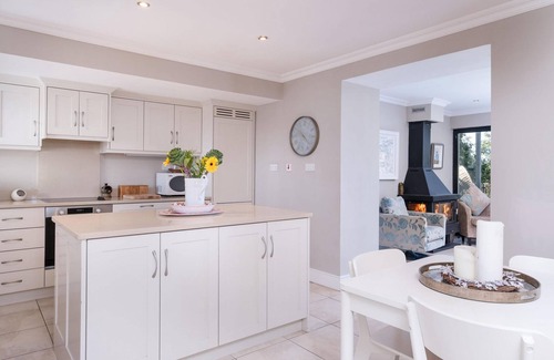 Cashel Cabaña | Cottage 424 - Cashel - sleeps 6 guests in 3 bedrooms