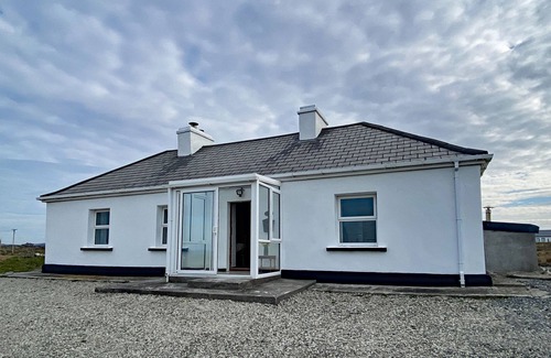 Ballyconneely Cabaña | Cottage 429 - Ballyconneely - sleeps 4 guests in 2 bedrooms