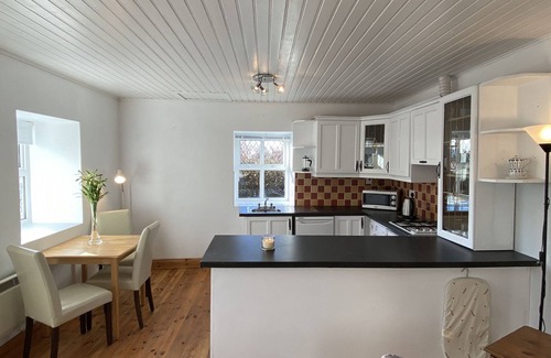 Ballyconneely Cabaña | Cottage 433 - Ballyconneely - sleeps 2 guests in 1 bedroom