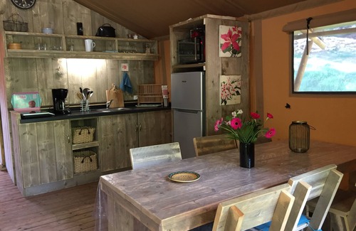 Le Buisson-de-Cadouin Cabaña | confort Cottage 5p en preciosos jardines, con piscina