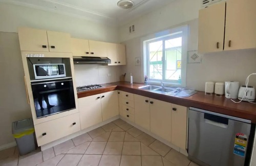 Windang Cabaña | Cottage. 5 mins from beach and lake.