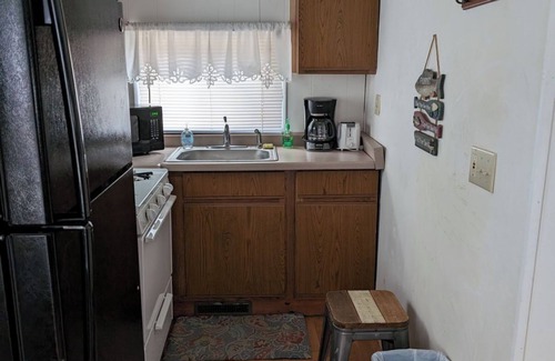 Shawano Cabaña | Cottage #5 on Shawano Lake has everything you need. Nice 1 bedroom cottage completely furnished