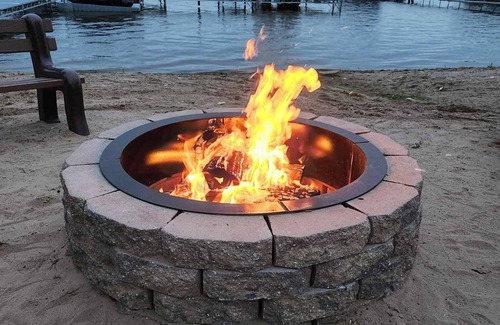 Shawano Cabaña | Cottage #5 on Shawano Lake has everything you need. Nice 1 bedroom cottage completely furnished