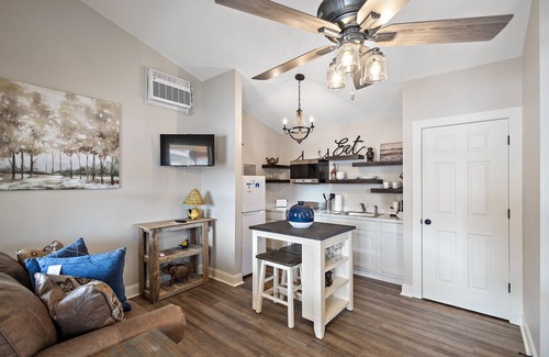 Ridgeland Cabaña | Cottage 6 - Hooty's Place