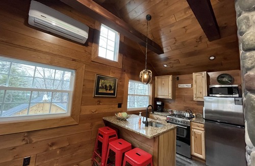 Old Forge Cabaña | Cottage “6th Lake" 2 Bedroom Cottage at The Lakes Old Forge