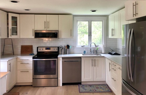 West of Town Casa | Classic Nantucket Cottage, cerca de la ciudad y las playas
