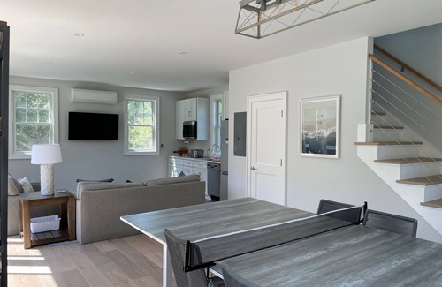 West of Town Casa | Classic Nantucket Cottage, cerca de la ciudad y las playas