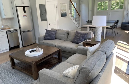 West of Town Casa | Classic Nantucket Cottage, cerca de la ciudad y las playas