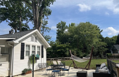 Greensboro Cabaña | Cottage at Lake Jeanette - 2 min from Greensboro Science Center
