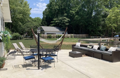 Greensboro Cabaña | Cottage at Lake Jeanette - 2 min from Greensboro Science Center