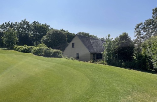 Ploermel Cabaña | Cottage au Pied du lac au Duc, son Golf et sa Base Nautique