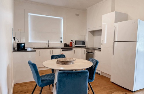 Mount Gambier Casa | Cottage @ Blue Lake. Quiet location and pet friendly