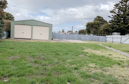 Mount Gambier Casa | Cottage @ Blue Lake. Quiet location and pet friendly