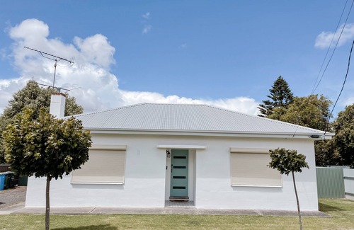 Mount Gambier Casa | Cottage @ Blue Lake. Quiet location and pet friendly