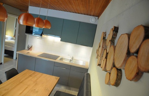 Vielsalm Casa | Cabaña junto al lago en Vielsalm con sauna