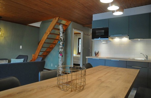 Vielsalm Casa | Cabaña junto al lago en Vielsalm con sauna