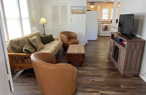 Shawano Cabaña | Cottage by the Beach