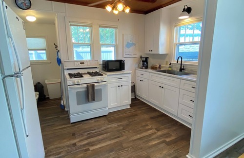 Shawano Cabaña | Cottage by the Beach