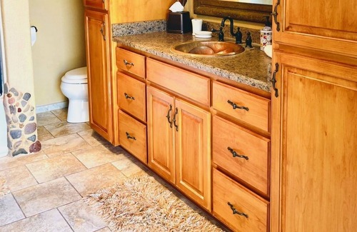 Cornville Cabaña | Cottage by the Creek #2 - Cozy cottage in heart of wine country.