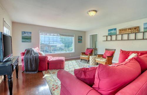 Wapato Point Casa | Cottage by the Lake