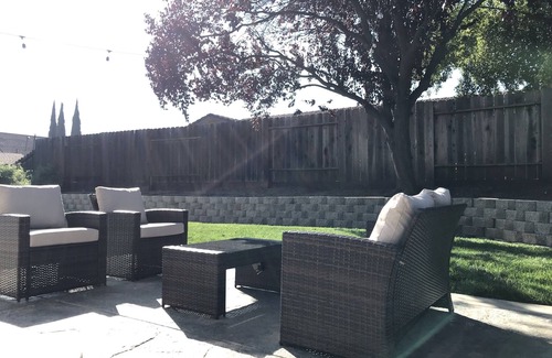 Fairfield Cabaña | Cottage by the Vines: Near Napa Valley, Vineyards, Outlet Malls and Six Flags