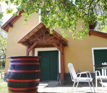 Balatonhenye Casa | Cottage by the woods