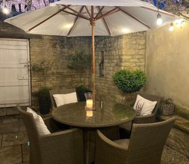 Witney Apartamento | Cottage c1790, Superb central Witney, free parking