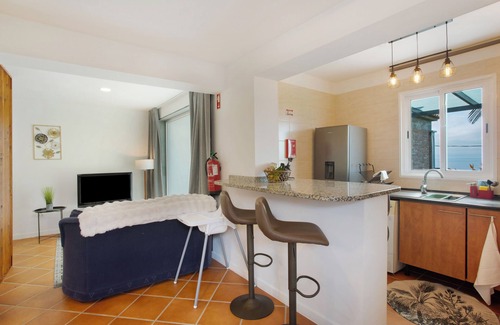 Santo Antonio Apartamento | Casita de campo 'Capelos' con vistas al mar, jardín privado y Wi-Fi