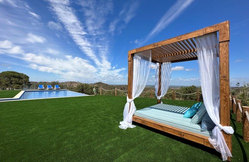 Santa Margarida da Serra Cabaña | Casita de campo 'Cardos Villa - Private Swimming' con vistas a la montaña, piscina privada y Wi-Fi