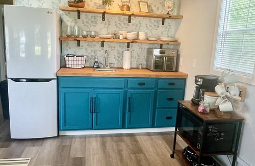 Ellisville Cabaña | Cottage Charm - Quiet, cosy, pet friendly stay.