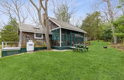 Barnes Landing Cabaña | Cottage classic near bay beach