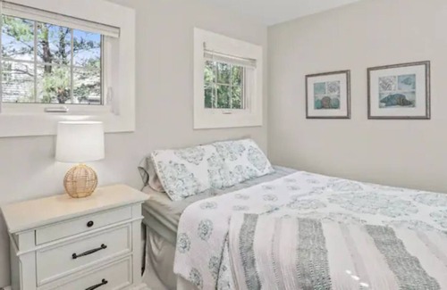 North Chatham Casa | Cottage close to beach and town