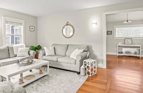 North Chatham Casa | Cottage close to beach and town