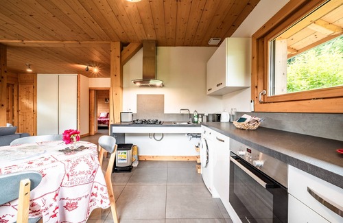Chatillon-sur-Cluses Cabaña | Casita de campo "Côté Giffre" con vistas al lago, terraza privada y Wi-Fi