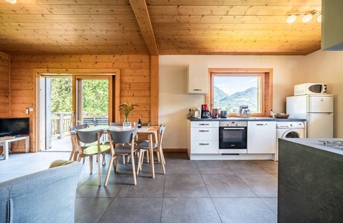 Chatillon-sur-Cluses Cabaña | Casita de campo 'Côté Source' con vistas al lago, terraza privada y Wi-Fi