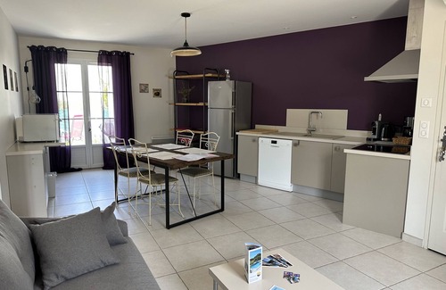 Crillon-le-Brave Cabaña | COTTAGE Color LAVENDER