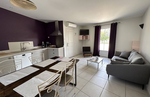 Crillon-le-Brave Cabaña | COTTAGE Color LAVENDER